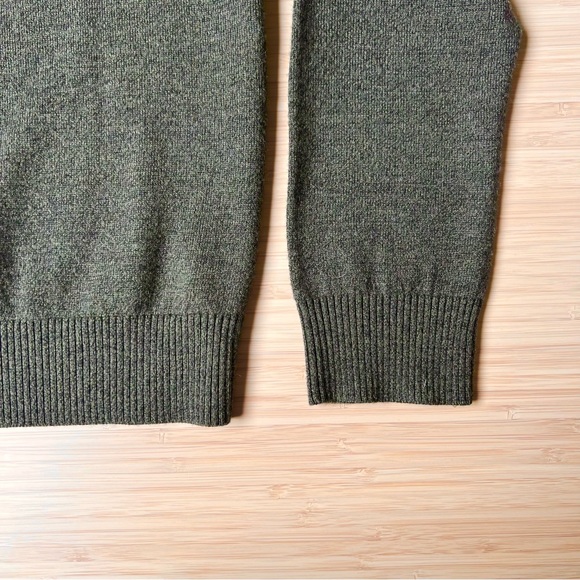 Banana Republic Merino Wool Sweater - Picture 4 of 4